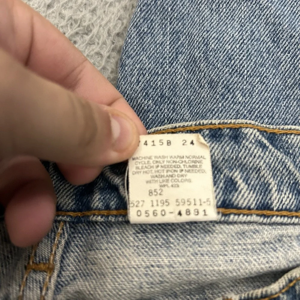 Vintage Levis Jeans Mens 36x34 Blue Denim 560 Loose Fit Tapered Leg Light Wash